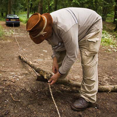 Mors Kochanski setting up his flip flop winch. -   Gary Waidson - Ravenlore Bushcraft and Wilderness skills.