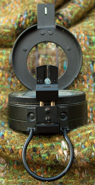 The prism assembly is mounted on slides to -  2017 - Gary Waidson - Ravenlore 